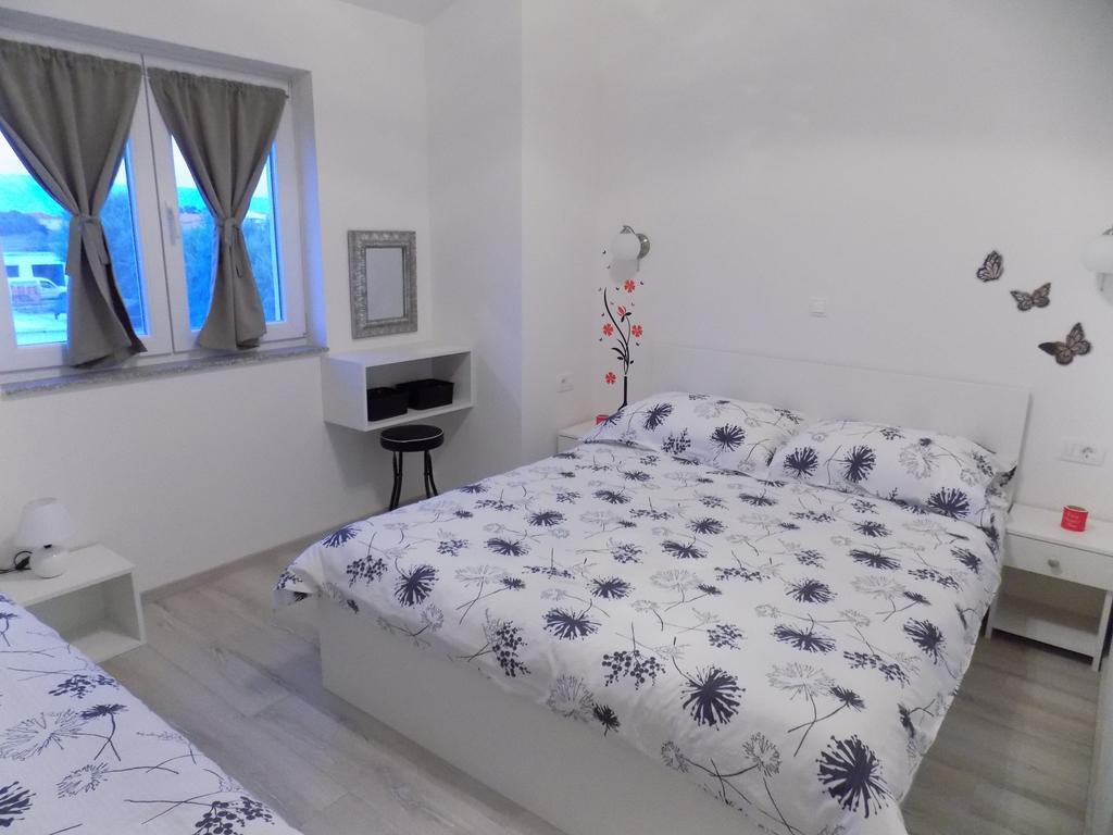 ורסי Apartments Sofija מראה חיצוני תמונה