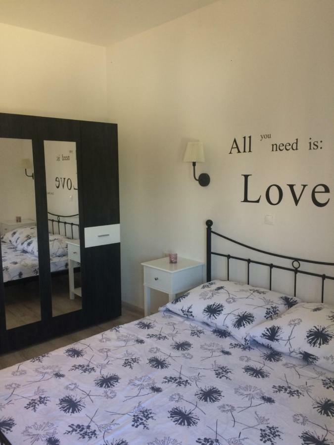 ורסי Apartments Sofija מראה חיצוני תמונה